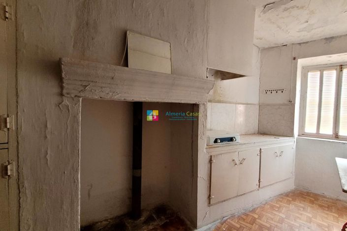 Image No.26-9 Bed Townhouse for sale