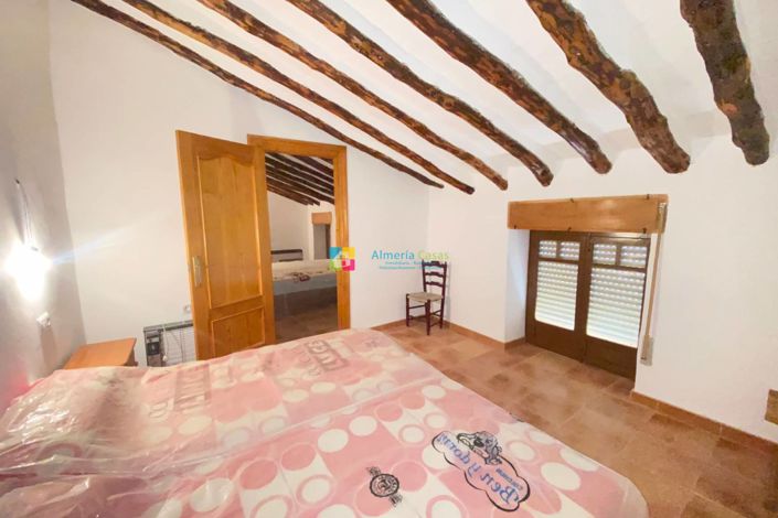 Image No.29-Maison de campagne de 3 chambres à vendre à Oria