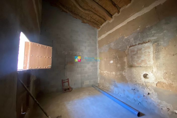 Image No.35-Maison de campagne de 3 chambres à vendre à Oria