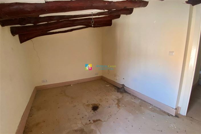 Image No.14-4 Bed Townhouse for sale