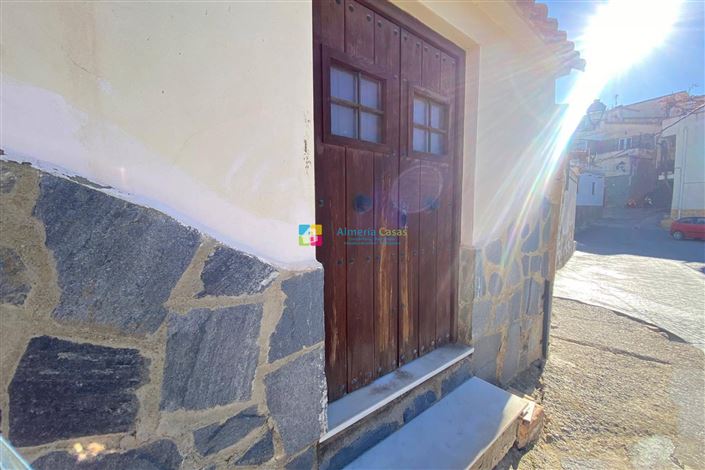 Image No.21-4 Bed Townhouse for sale