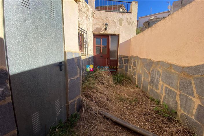 Image No.22-4 Bed Townhouse for sale