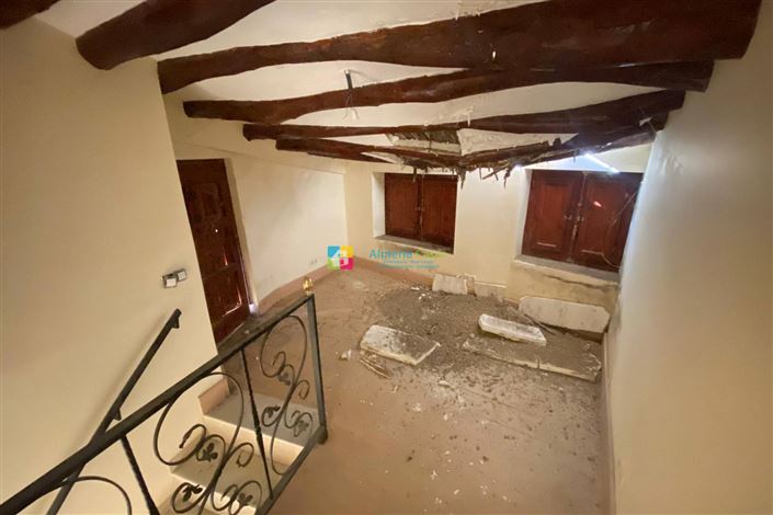 Image No.25-4 Bed Townhouse for sale