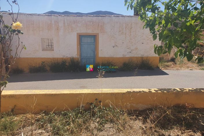 Image No.2-Maison de campagne de 4 chambres à vendre à Velez Blanco