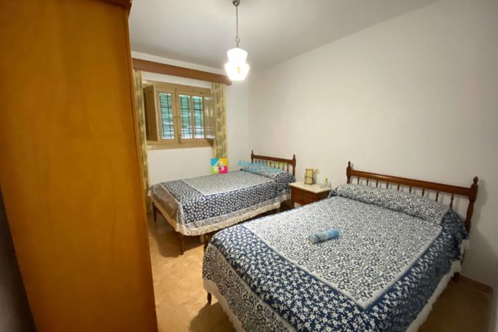 Image No.10-6 Bed Townhouse for sale