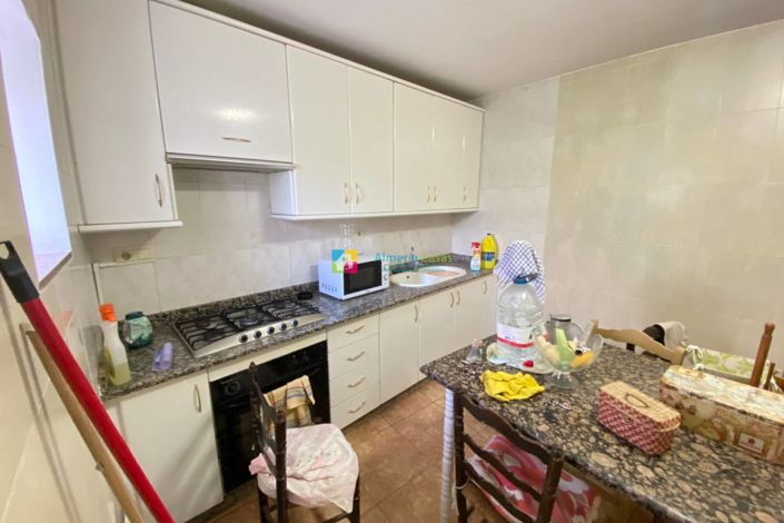 Image No.18-6 Bed Townhouse for sale