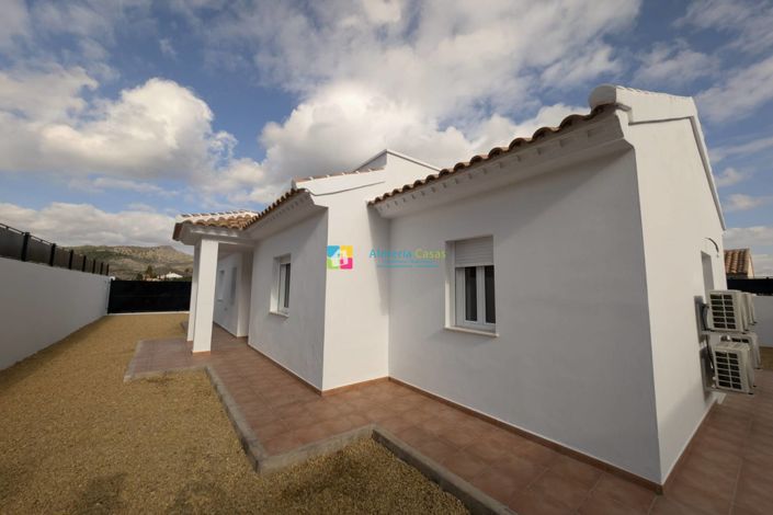 Image No.9-3 Bed Villa for sale