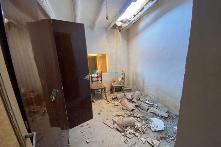 Image No.11-3 Bed Townhouse for sale