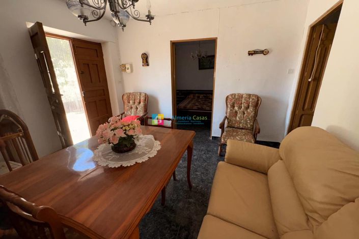 Image No.2-Maison de campagne de 4 chambres à vendre à Oria