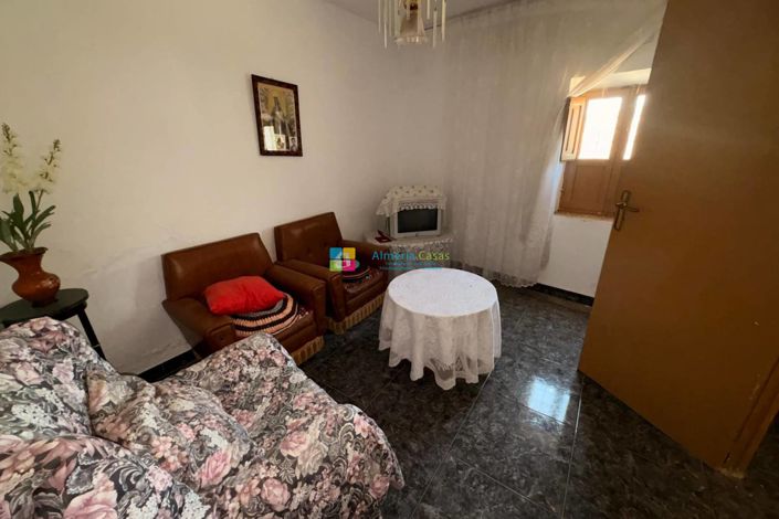 Image No.5-Maison de campagne de 4 chambres à vendre à Oria