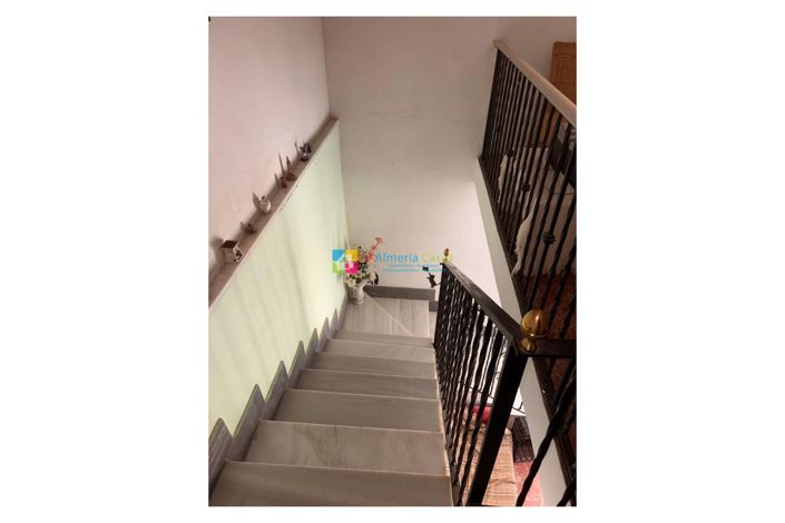 Image No.18-5 Bed Townhouse for sale