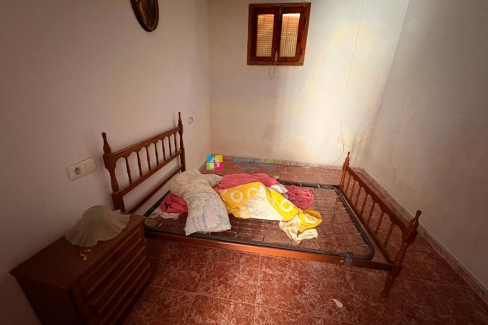 Image No.20-5 Bed Townhouse for sale