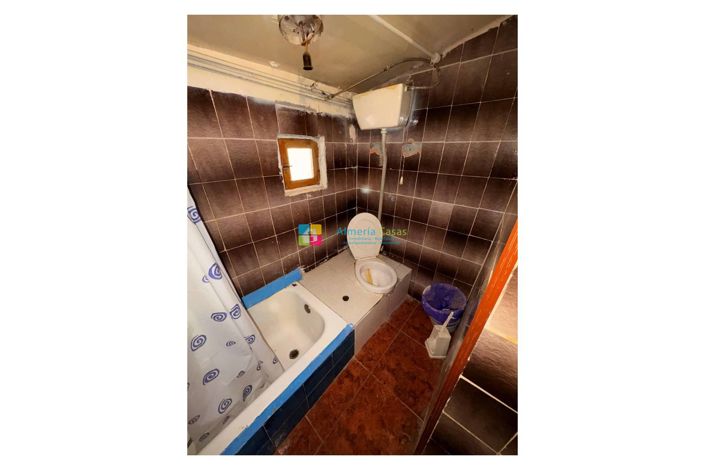 Image No.26-5 Bed Townhouse for sale