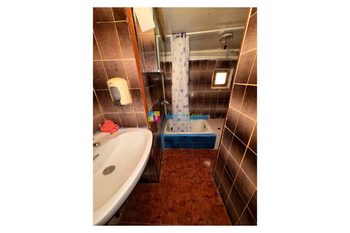 Image No.27-5 Bed Townhouse for sale