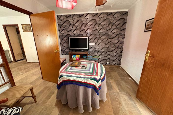 Image No.7-5 Bed Townhouse for sale