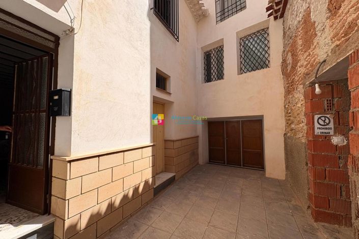 Image No.11-3 Bed Townhouse for sale