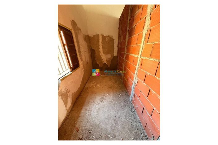 Image No.15-3 Bed Townhouse for sale