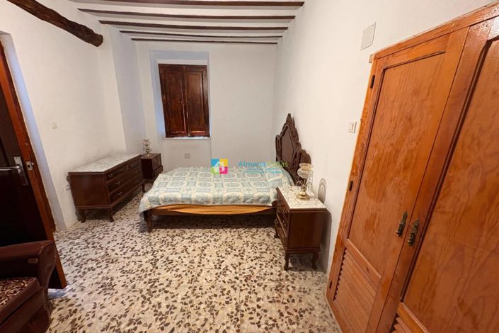 Image No.20-3 Bed Townhouse for sale