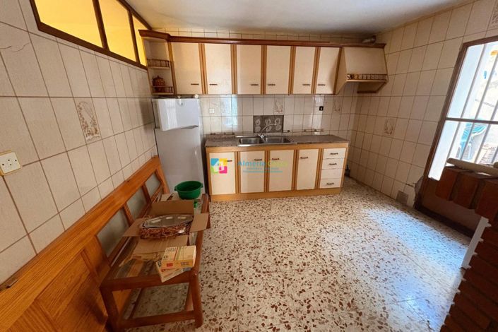 Image No.4-3 Bed Townhouse for sale