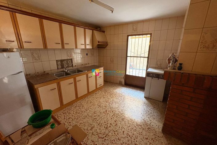 Image No.5-3 Bed Townhouse for sale