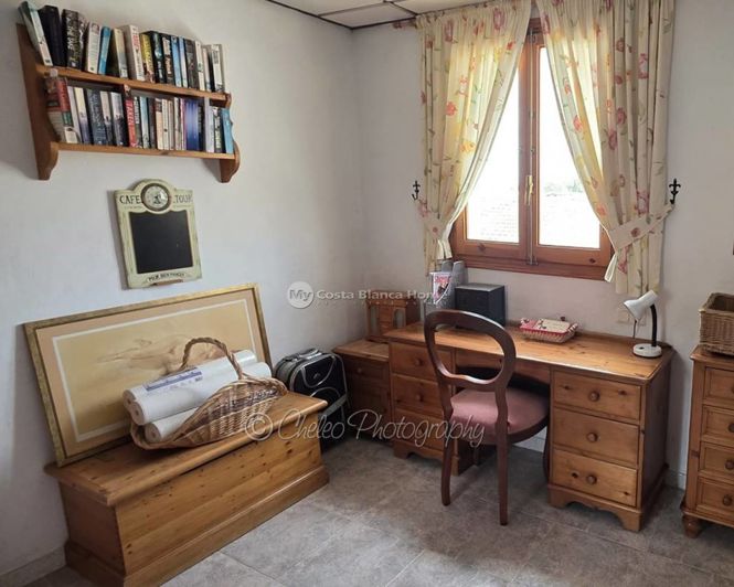 Image No.10-4 Bed Townhouse for sale