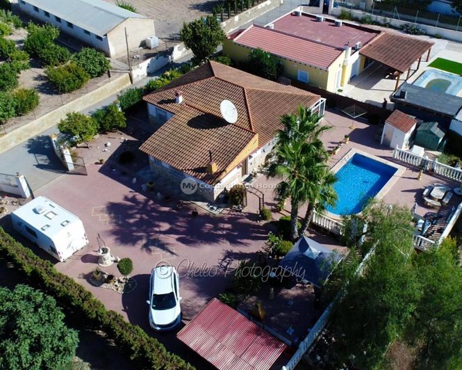 Image No.2-4 Bed Villa for sale