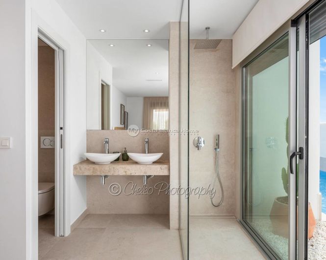 Image No.11-3 Bed Villa for sale