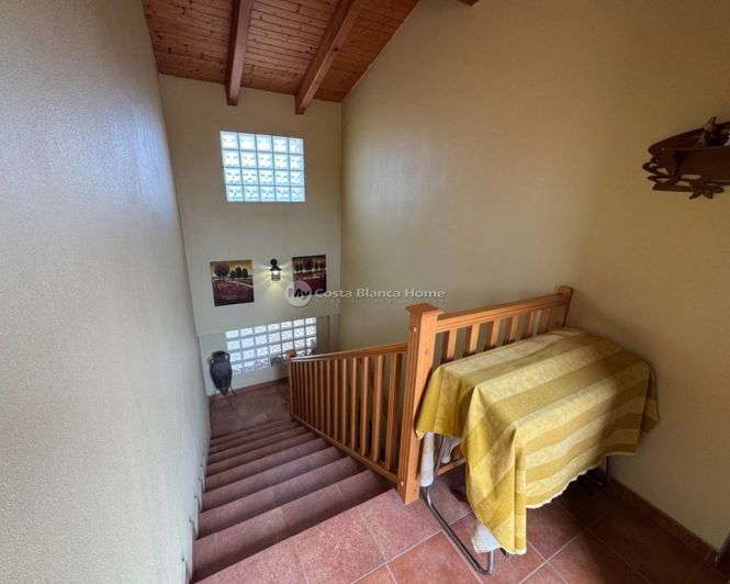 Image No.12-6 Bed Villa for sale