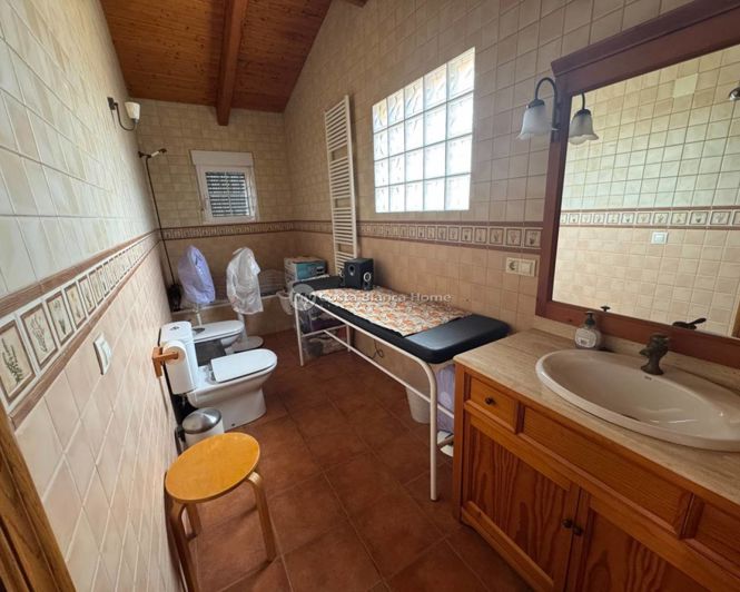 Image No.14-6 Bed Villa for sale