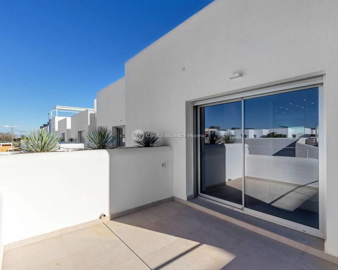 Image No.11-3 Bed Apartment for sale