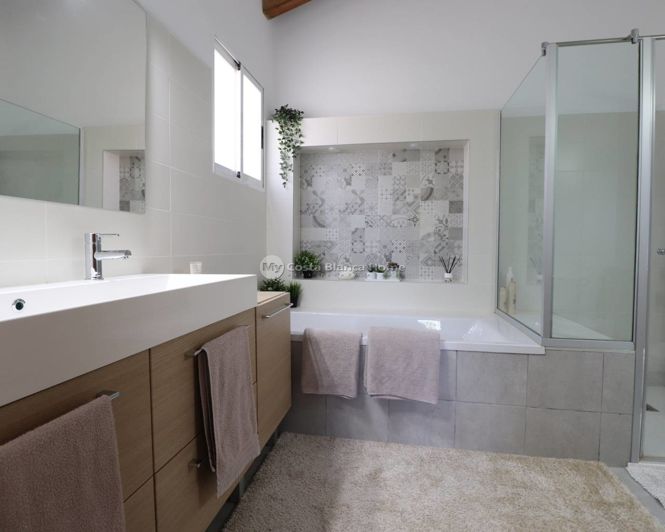 Image No.12-7 Bed Country House for sale