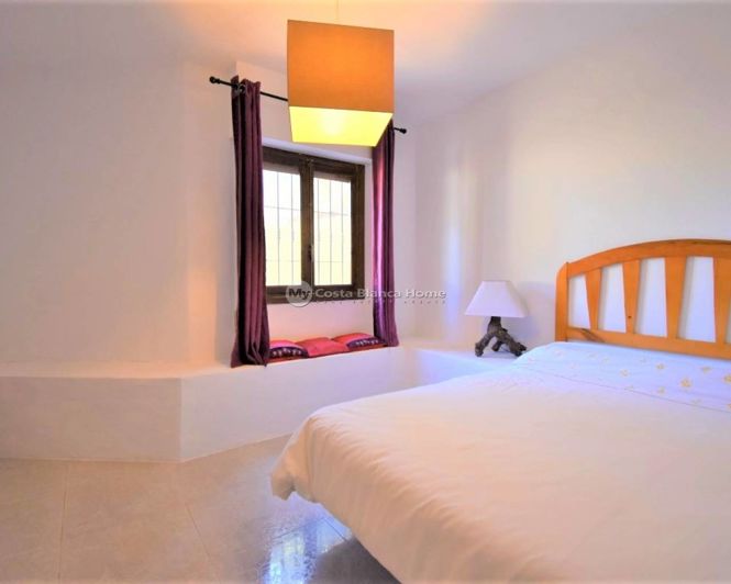 Image No.12-6 Bed Villa for sale