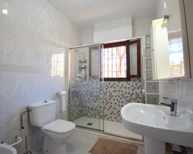 Image No.18-6 Bed Villa for sale