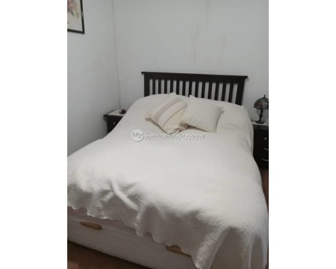 Image No.17-4 Bed Semi-Detached for sale