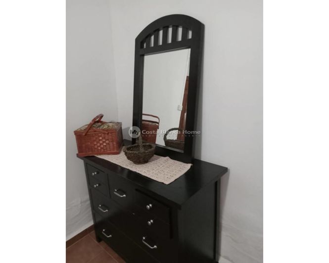 Image No.18-4 Bed Semi-Detached for sale