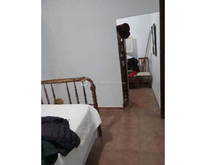 Image No.19-4 Bed Semi-Detached for sale