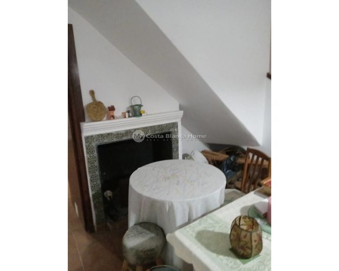 Image No.21-4 Bed Semi-Detached for sale