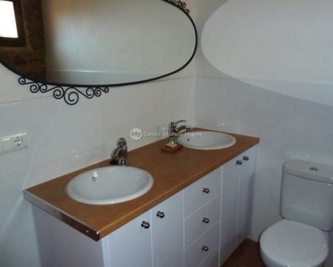 Image No.8-4 Bed Semi-Detached for sale