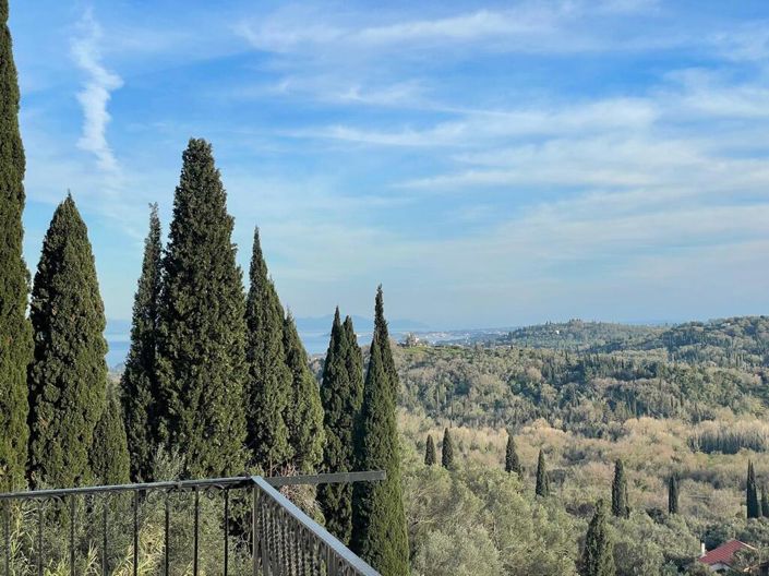 Image No.27-2 Bed Maisonette for sale