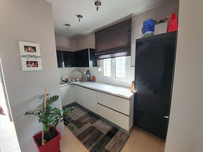 Image No.5-3 Bed Maisonette for sale