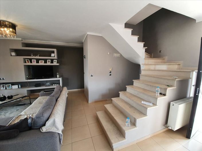 Image No.6-3 Bed Maisonette for sale