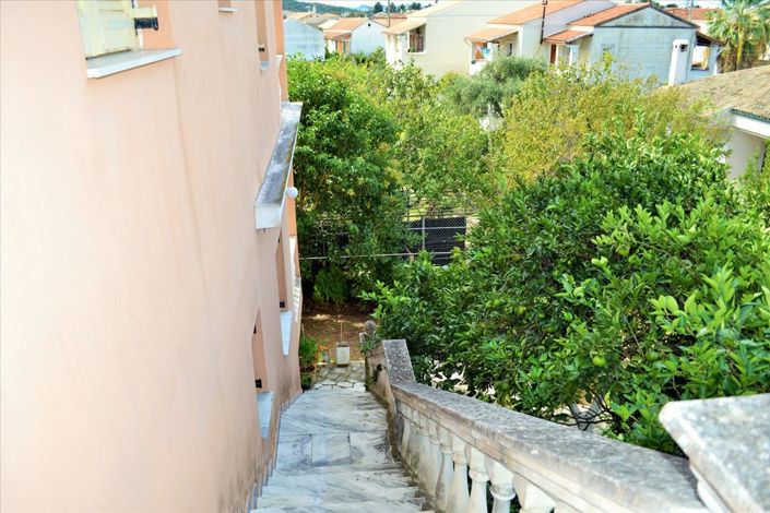 Image No.26-Propriété de 6 chambres à vendre à Acharavi