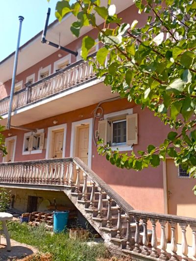 Image No.4-Propriété de 6 chambres à vendre à Acharavi