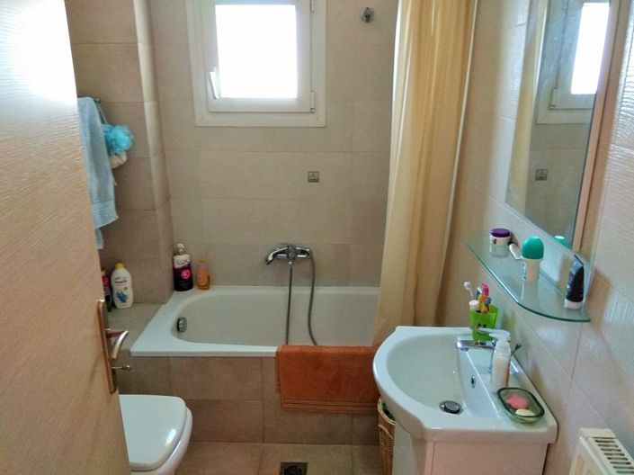 Image No.18-2 Bed Maisonette for sale