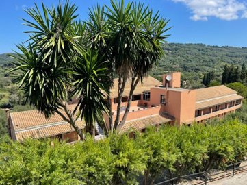 Photo 1 - Hotel 1200 m² in Ionian islands