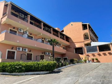 Photo 2 - Hotel 1200 m² in Ionian islands