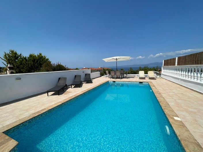 Image No.4-4 Bed Maisonette for sale