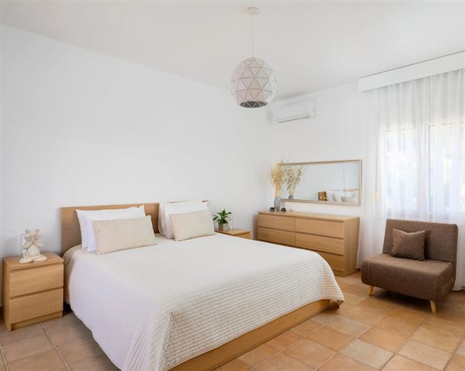 Image No.17-6 Bed Villa for sale