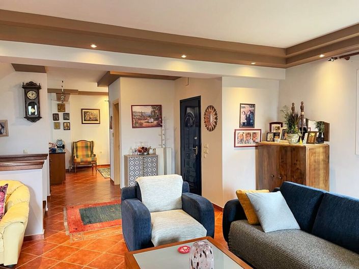 Image No.13-3 Bed Property for sale