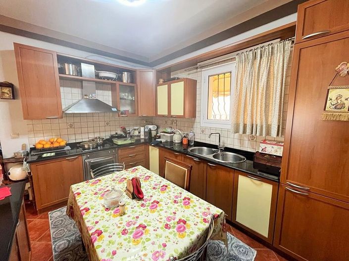 Image No.21-3 Bed Property for sale